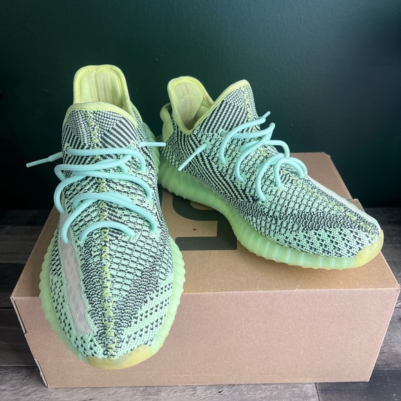 Yeezy Boost 350 V2 Yeezreel - Picture 1 of 6